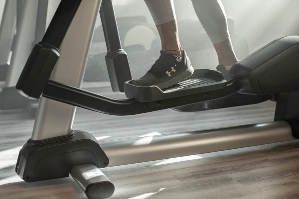 Trainingsziel Ausgleich schaffen Crosstrainer in Action