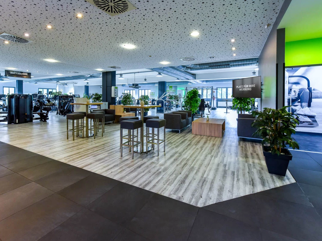 Beispiel Monitor im Studio - Loungebereich