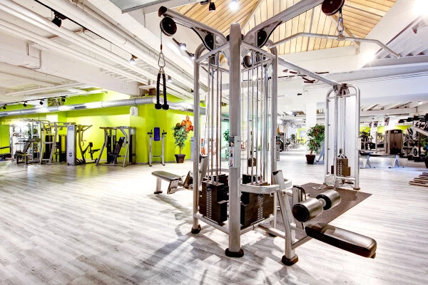 Freies Training am Seilzugtum