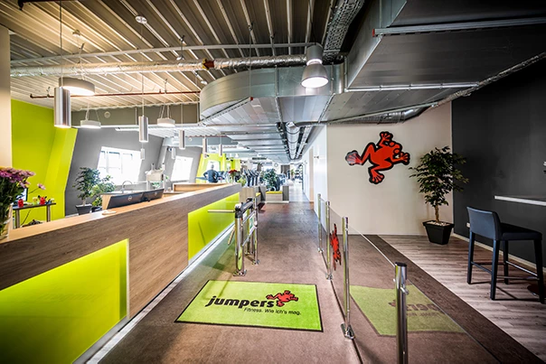 jumpers Eingang herzlich Willkommen